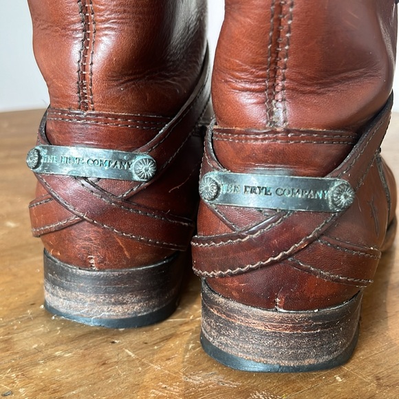 FRYE Women's Lindsay Plate Short Boot, Redwood Smooth Full Grain, 7.5 B US - Picture 4 of 7